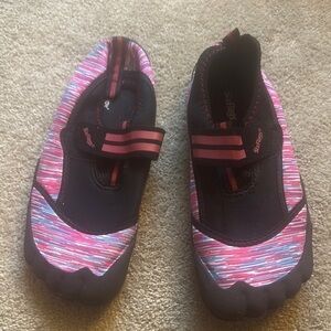 Stride Rite Women's Pink and Black Water Shoes